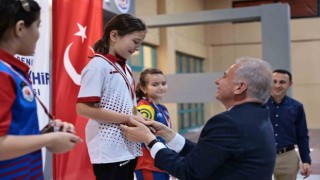 Büyükşehir Cumhuriyet Turnuvası bütün heyecanıyla devam ediyor