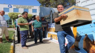 Büyükşehirden Serikli arıcılara kovan desteği