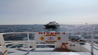 Çanakkale Boğazında su alan ve içinde 4 kişi bulunan tekne kurtarıldı