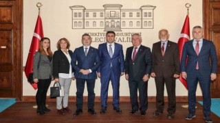 CHPden Vali Aygöle ziyaret