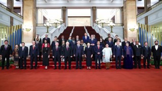 Çin Devlet Başkanı Xi, Rusya Devlet Başkanı Putini kapıda karşıladı