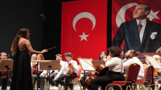 Çocuk Senfoni Orkestrasının konseri ayakta alkışlandı