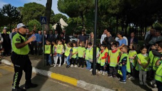 Çocuklar trafik kurallarını eğlenerek öğrendi