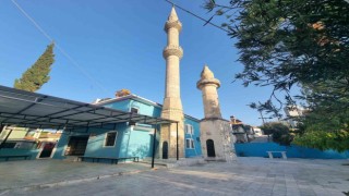 Çomakdağın tarihi minaresi ilgi çekiyor