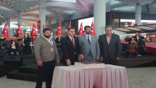 Cumhuriyet Bayramı İstanbul Havalimanında renkli gösterilerle kutlandı