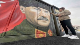 Cumhuriyetin 100. yıl coşkusunu trafoya yansıttılar