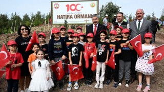 Cumhuriyetin 100. Yılı Hatıra Ormanı'na 2000 fidan dikildi