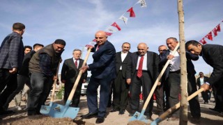 Cumhuriyetin 100. yılına özel “100 bininci fidan” toprakla buluşturuldu