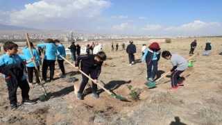 Cumhuriyetin 100. Yılında 100 Fidan Toprakla Buluştu