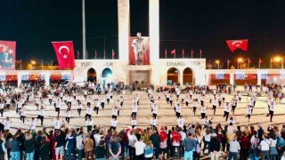Cumhuriyetin 100. Yılında Didimde 100 kişiyle Zeybek gösterisi