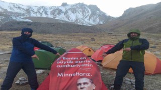 Cumhuriyetin 100. yılında Erciyes Dağı zirve tırmanışı yapıldı