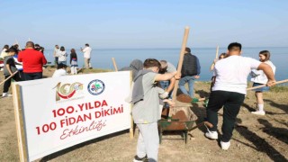 Cumhuriyetin 100. yılını fidan dikerek kutladılar