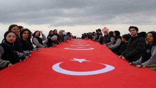 Cumhuriyetin 100ncü yılı kutlamaları Kop Dağı Şehitliğindeki yürüyüşle başladı