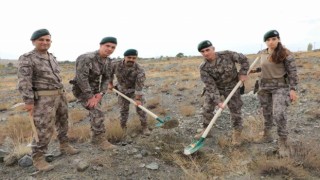 Cumhuriyetin 100ncü yılında 100 fidan toprakla buluştu