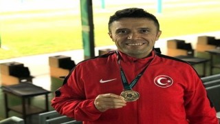 Denizlili komutan attığını vurdu, dünya 3.sü oldu