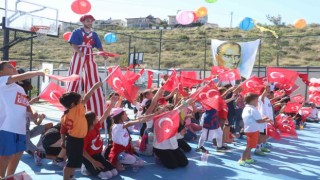Depremzede çocuklar için Cumhuriyetin 100. yılına özel etkinlik