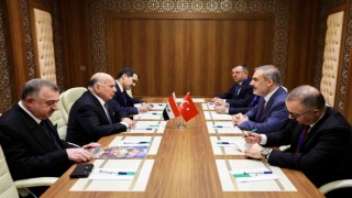Dışişleri Bakanı Fidan, Irak Dışişleri Bakanı Hüseyin ile görüştü