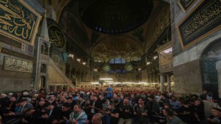 Diyanet İşleri Başkanı Erbaş, Ayasofya Camiinde Filistinliler için dua etti