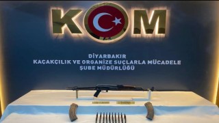 Diyarbakırda gece kulübünde Kalaşnikof ele geçirildi, iş yeri sahibi tutuklandı
