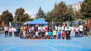 Diyarbakırda gençler sokak basketbol turnuvasında kozlarını paylaştı