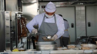 Diyarbakırda ihtiyaç sahibi 750 aileye yemek hizmeti