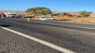 Diyarbakırda kontrolden hafif ticari araç takla attı: 3 ölü, 2 yaralı