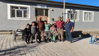 Doğanşehirde okul bahçelerine kilitli taş çalışması