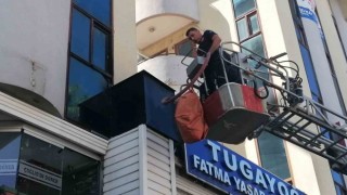 Dönercinin bacasında çıkan yangını ekipleri alarma geçirdi