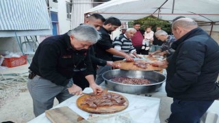 Düğün evinde sabah kahvaltısında ciğer ikram ediliyor