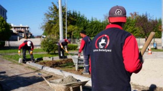 Düzcede parklarda yenileme çalışmaları sürüyor