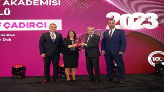Eczacılık akademisi 2023 bilim ödülüne Prof. Dr. Çadırcı layık görüldü
