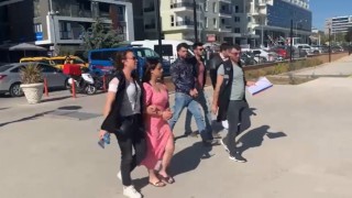 Edirnede göçmen kaçakçısı kadın ve suç ortağı tutuklandı