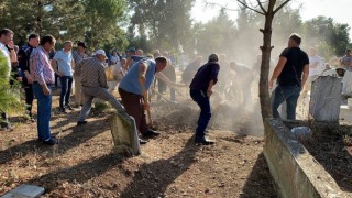 Edirnede oğlu tarafından katledilen anne toprağa verildi
