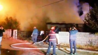 Edirnede yangın: 2 ev hasar gördü