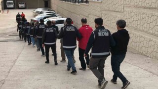 Elazığ merkezli 8 ilde Kıskaç operasyonu: 14 tutuklama
