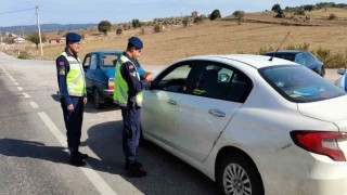 Emette sürücülere trafikte güvenli sürüş ve emniyet kemerinin önemi anlatıldı