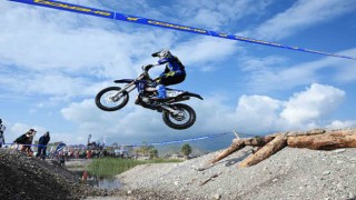 Endurocular Kemer sahilinde hünerlerini sergiledi