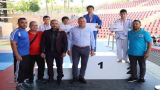 Enkaz kentte hayat normale dönüyor; 11 ilden 284 sporcu judo şampiyonasında ter döktü