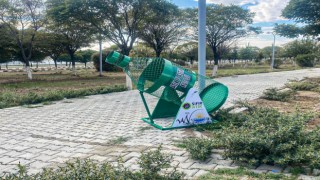 Erciş ve Gevaş ilçelerine atık plastik kutuları bırakıldı