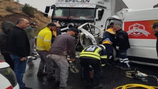 Erzincanda trafik kazası: 1 ölü, 2 ağır yaralı