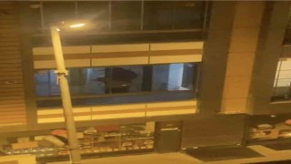 Esenyurtta apartmanı kurşun yağmuruna tuttular