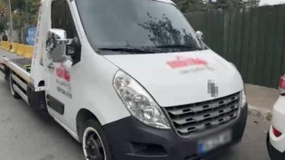Esenyurtta ses sistemli aracı çekiciye yükleyip gezen şahıslar yakalandı