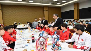 Esenyurtta ulusal ve uluslararası müsabakalarda dereceye giren sporculara ödülleri verildi
