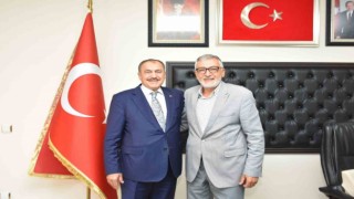 Eski Bakan Eroğlundan Başkan Bozkurta ziyaret