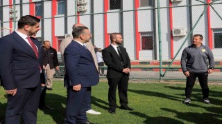 Eskişehir Valisi Hüseyin Aksoydan Eskişehirspora ziyaret