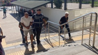 Evlerinden şasi numara baskı makinesi bile çıktı, 4 araç ele geçirildi