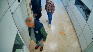 Fatihte polis yeleği kullanılarak 1 milyon 600 bin liralık gasp