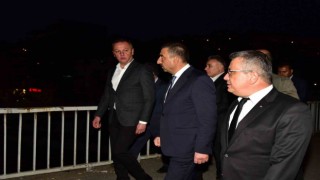 Fevkani Köprüsünü inceleyen Hacıbektaşoğlu, Fevkani Köprüsünün yıkım çalışmaları başlamıştır