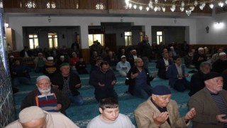 Filistinde hayatını kaybedenler için gıyabi cenaze namazı kılındı