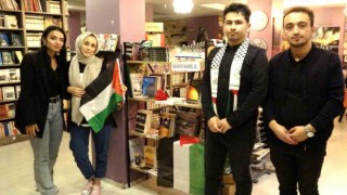 Filistine duyarlılığı daha da artırmak için kitap kafede köşe oluşturdular